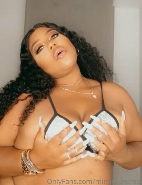 minasupreme erotic pornstar photo