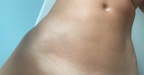 charlottelucy22 model adult picture