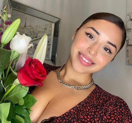 Sarai Fonseca hd actress pictures