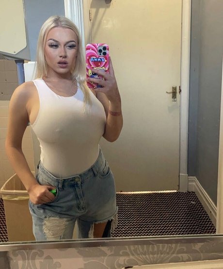 Emma H adult actress pic