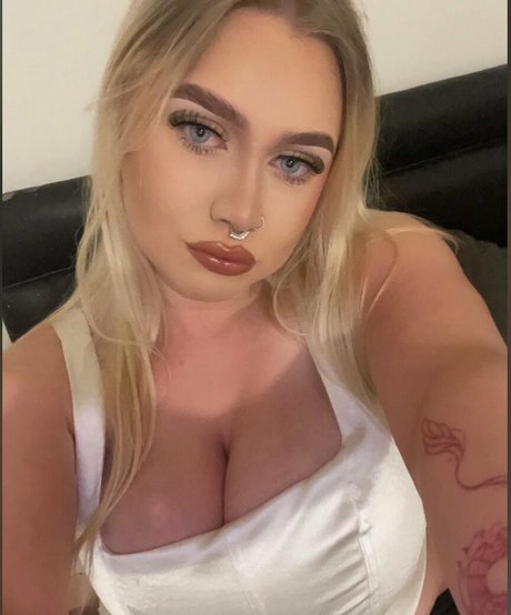 Emma H high quality actress pics