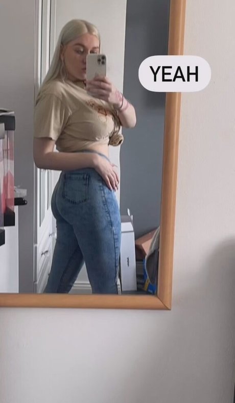 Emma H art actress pic