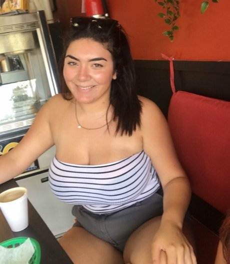 Nicky Nicole perfect model image