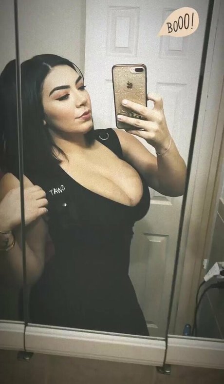 Nicky Nicole top model pics