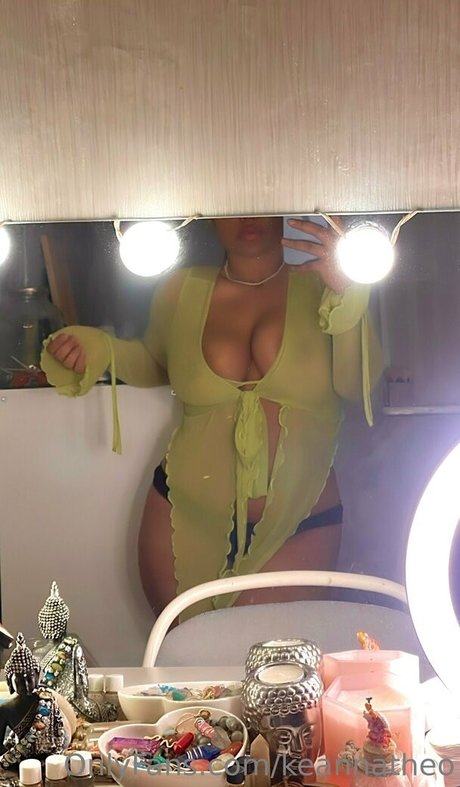 Keanna Theo porn model photo