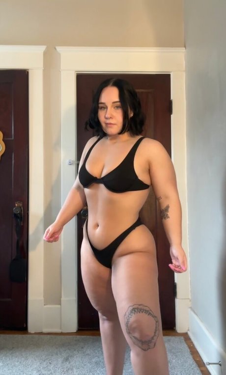 Buffgranola model hot image