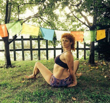 Demet Yoruc star nudes gallery