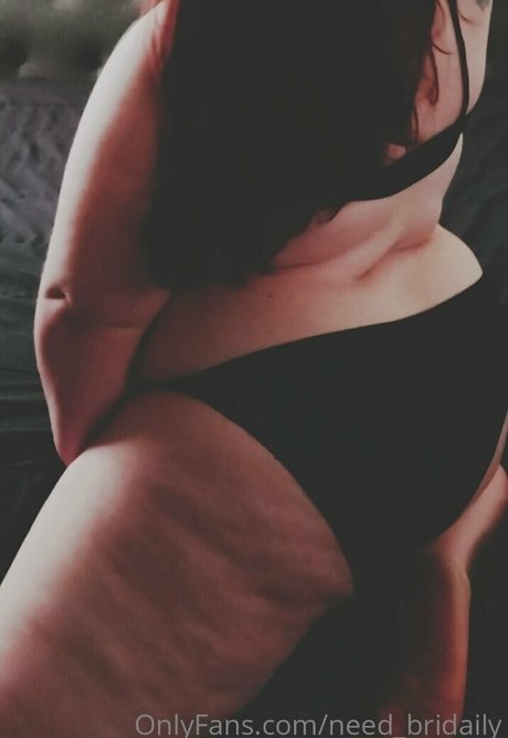 need bridaily naked model picture