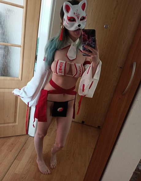 b kitty top model images