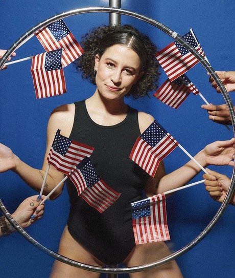 Ilana Glazer nice star photos