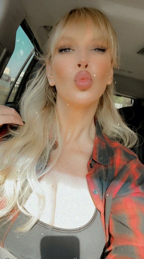 brookebanner pornographic actress photos