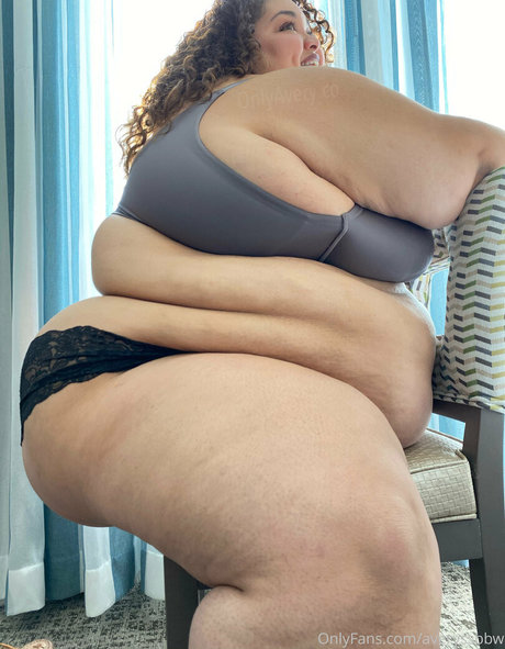 averyssbbw hd model photos