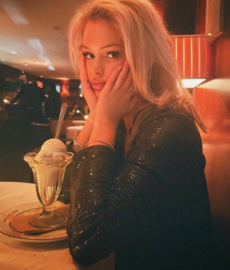 Carolina Marie art pornstar pic