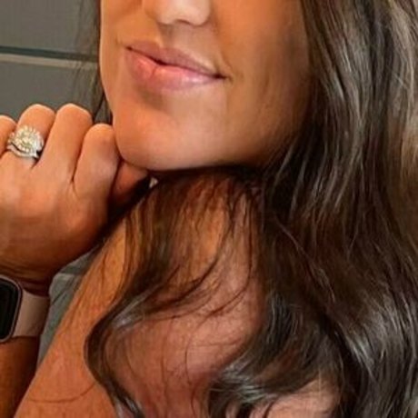 britneyyjad3 nude model archive