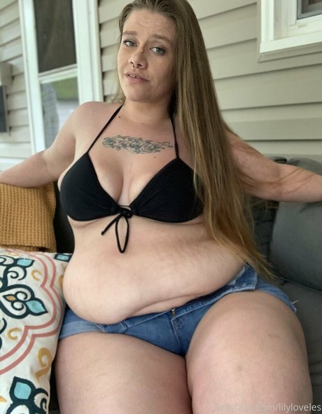 lilyloveles adult star picture