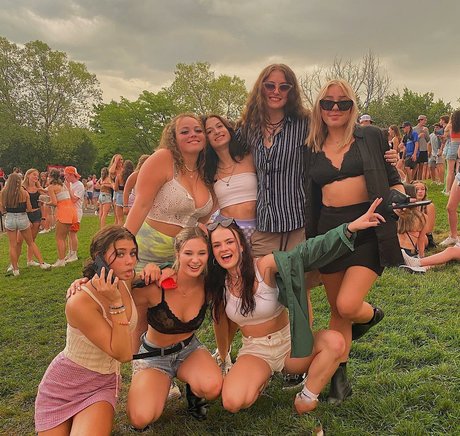 Hannah B naked actress pics