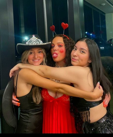 Hannah B beautiful model pic