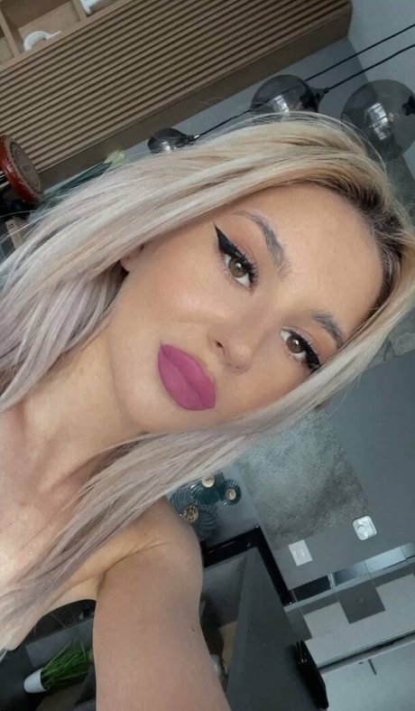 Tessa Maven star nude images