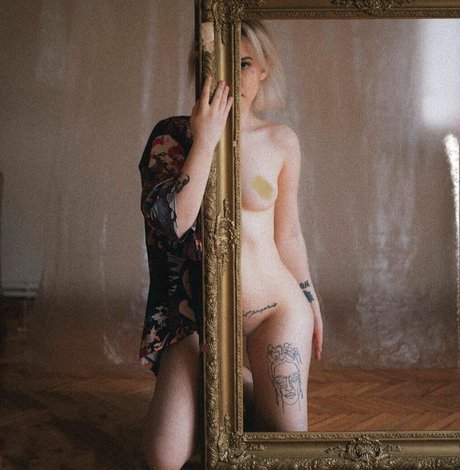 Simge Akkus model naked pics