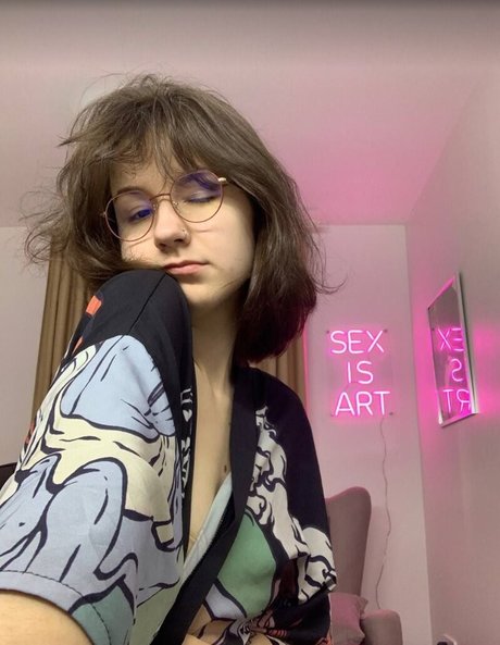 Madlesalia model hd img