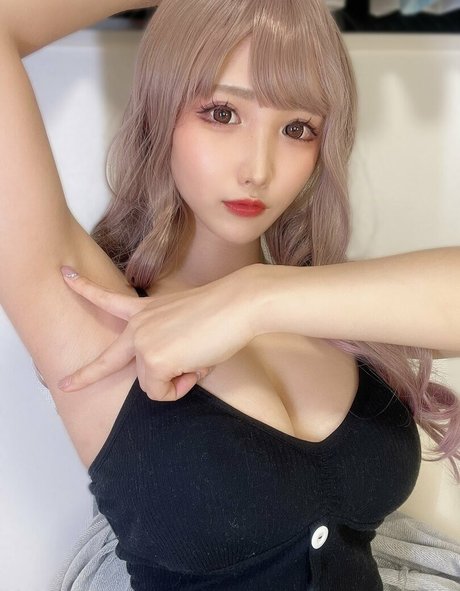 Karin Chama model free picture