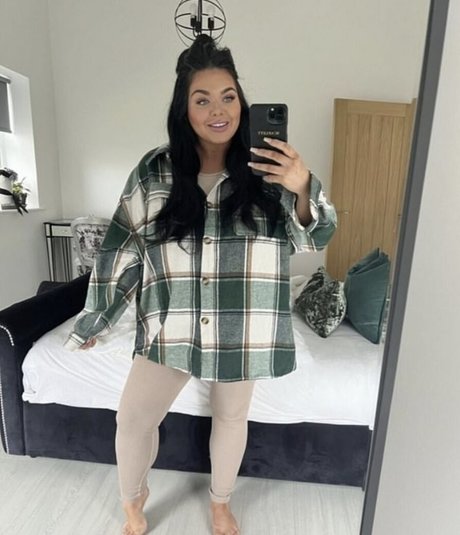 Scarlett Moffatt high quality star images