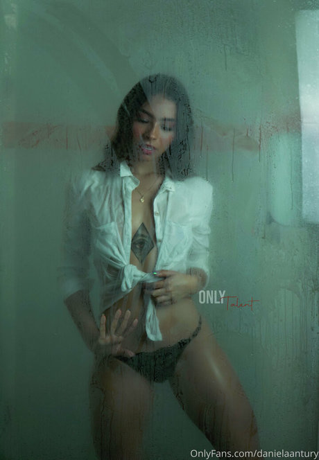 danielaantury Profile pic