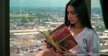 danielaantury naked model archive