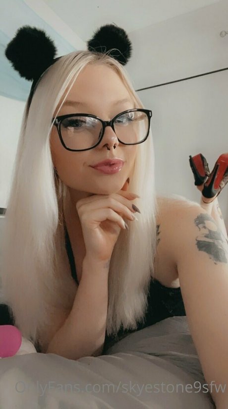 skyestone9sfw model hot pictures