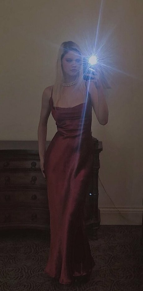 brittvnybitchh nudes model pic