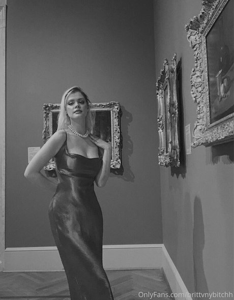 brittvnybitchh hot model galleries