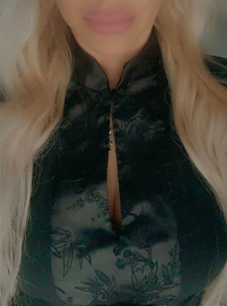 Liilly art actress galleries