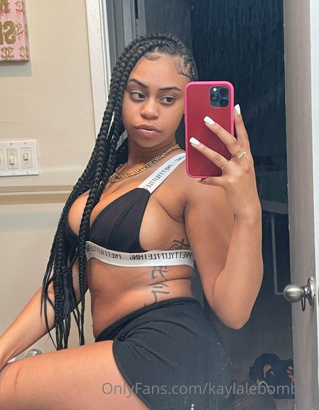 kaylalebombbb model photo