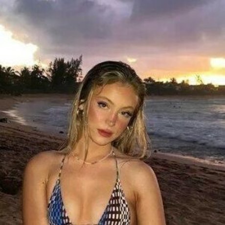 Riley Hubatka xxx pornstar pictures