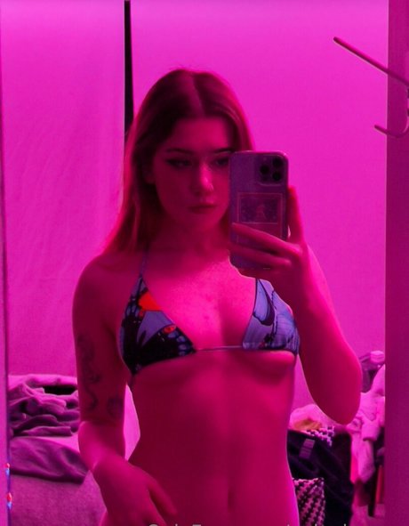 evievixxxen naked actress gallery