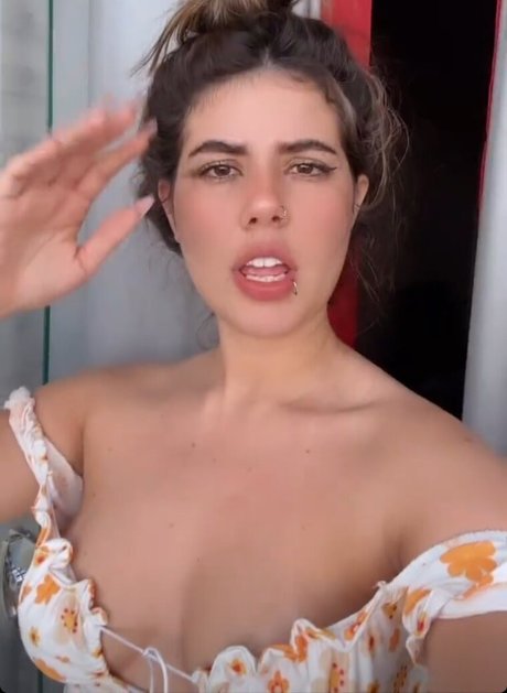 Carlevellyn sexy model photos