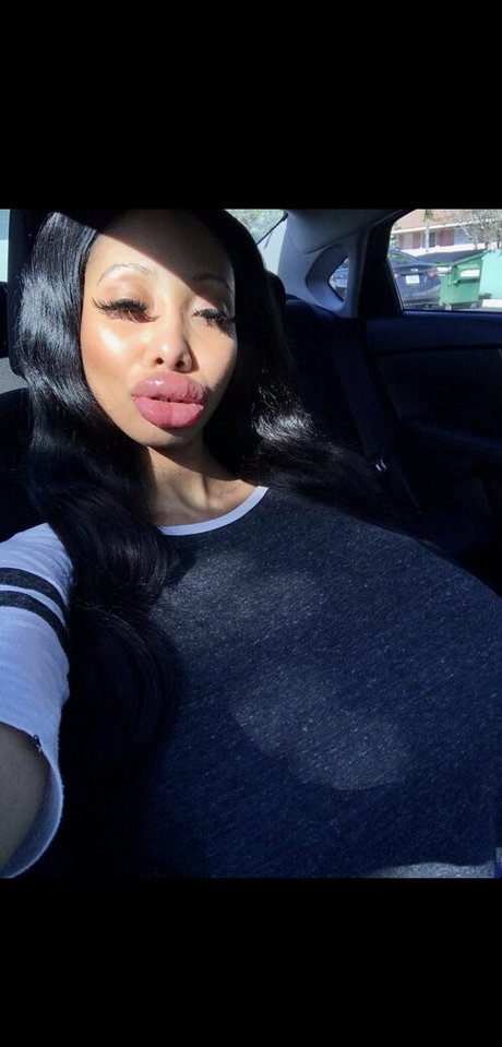 realrubysunset model sexy photos