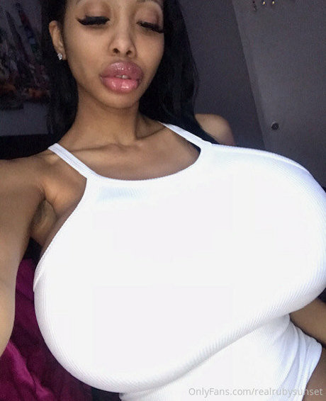 realrubysunset model high quality photos