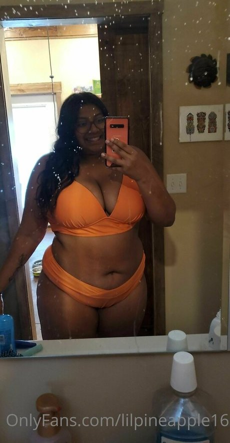 lilpineapple16 pornstar erotic pic