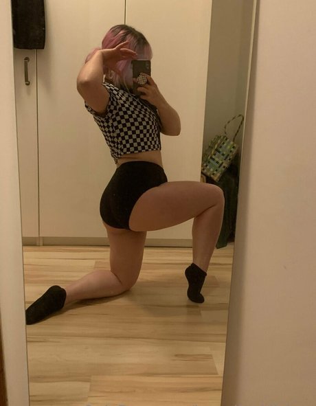 kawaiiyukiichan erotic model images