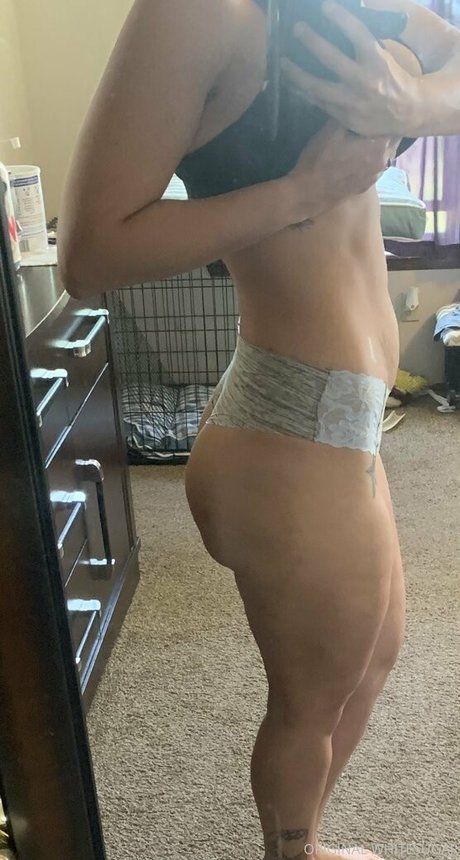 whitesugarr nudes model image