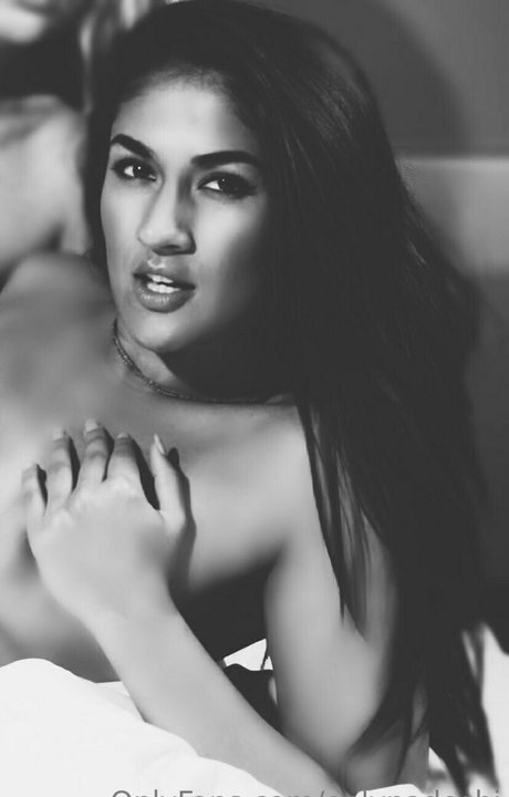 onlynadeshi hot pornstar picture