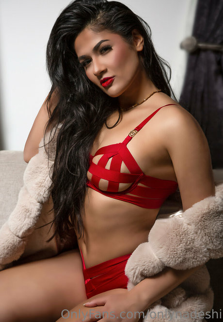 onlynadeshi sexy model gallery