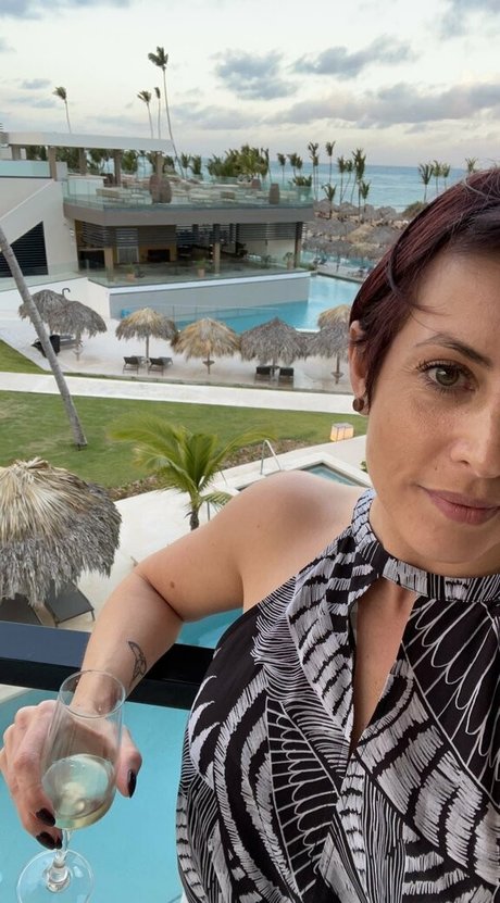 unconstrainedbyu sexy actress pic