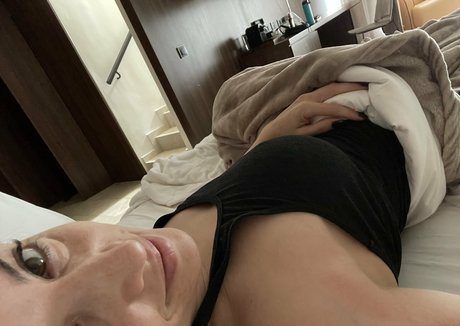 unconstrainedbyu model hot picture