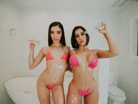 emilywillisxxx sexy model img