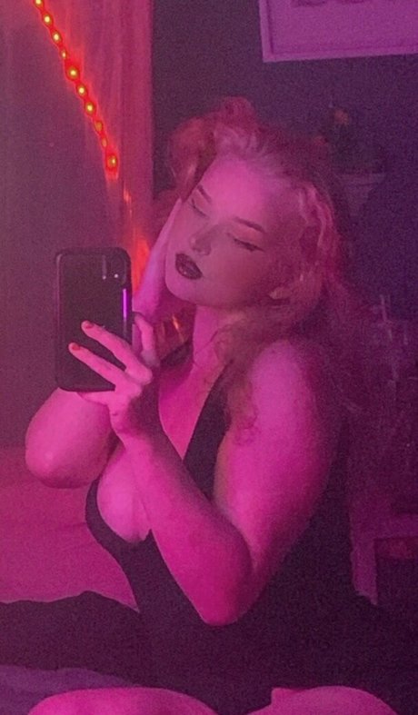 Fertilehips pretty pornstar photos