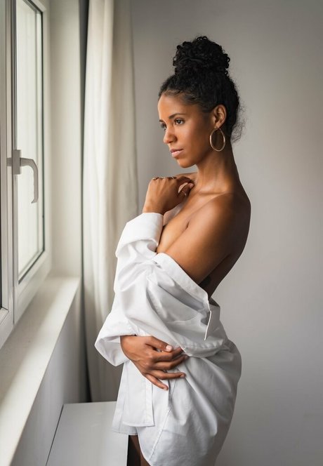 Katharina Hale model erotic image