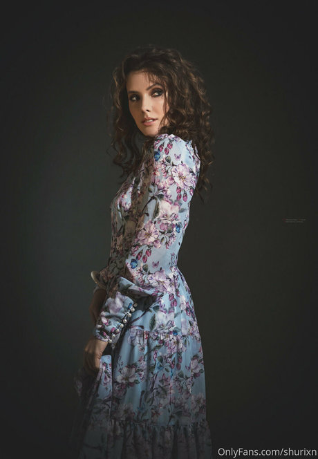 Stasja Majer model naked photos