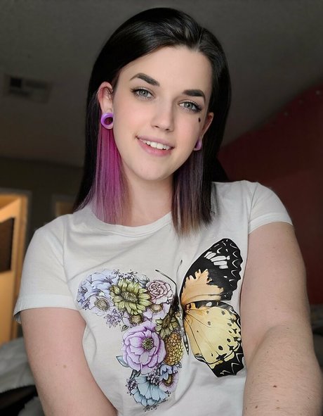 blissfulflower pretty actress photo